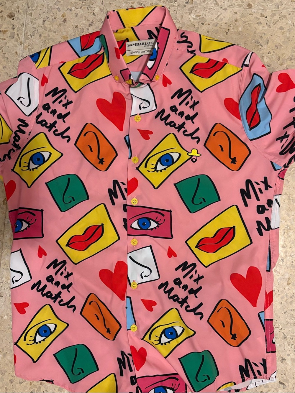 Bundle 3 for $25. Sambarlot Pink Graphic Short-Sleeve Button-Down Shirt. Size L.